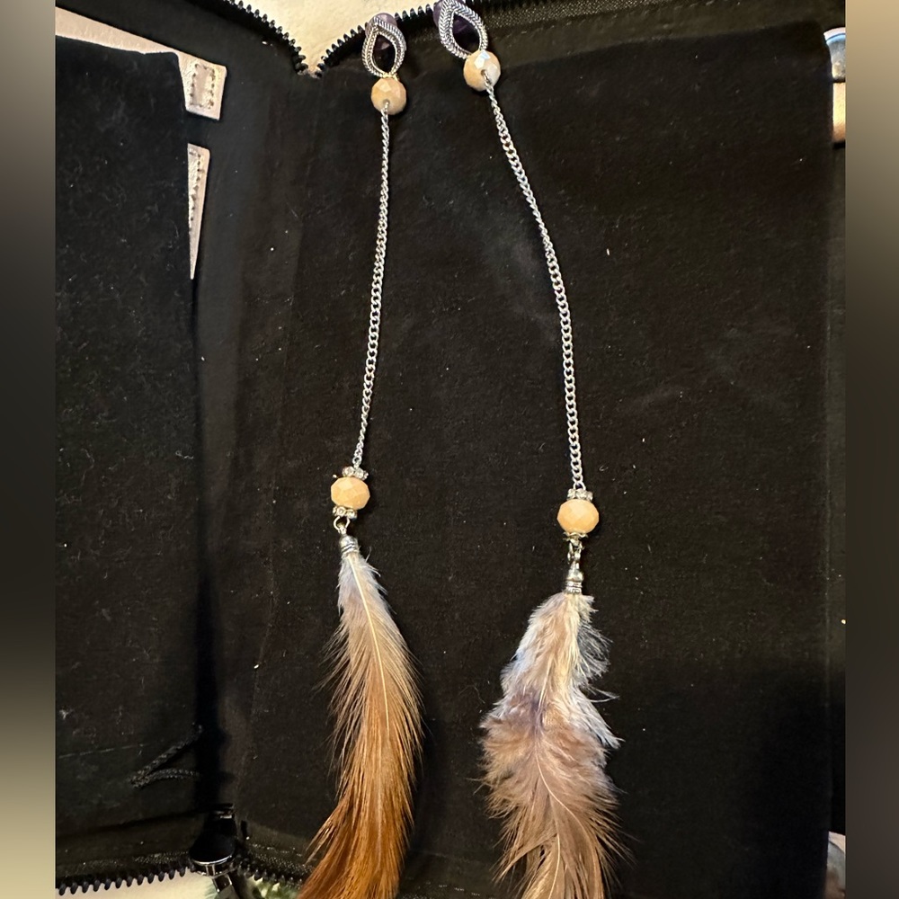 NEW✨ long feather boho earrings.